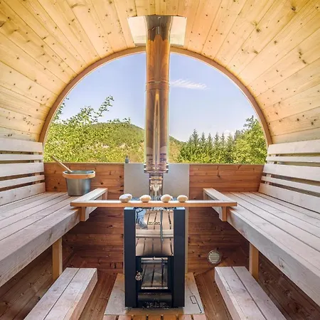 Lovely In With Kitchen * Cessole