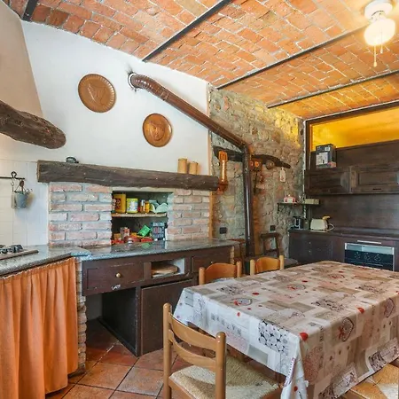 Holiday home Lovely In With Kitchen