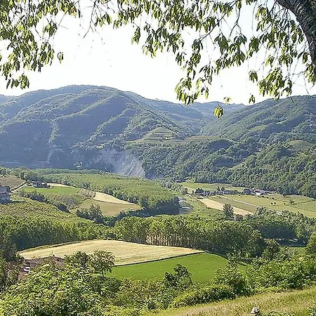 Casa vacanze Lovely In With Kitchen